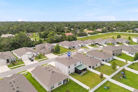 House in Spring Hill, Florida 5 bedrooms, 244.33 sq.m. № 2394259 - photo 5