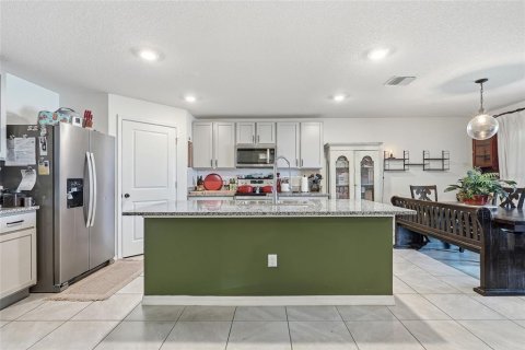 House in Spring Hill, Florida 5 bedrooms, 244.33 sq.m. № 2394259 - photo 9