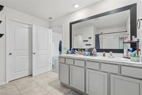 House in Spring Hill, Florida 5 bedrooms, 244.33 sq.m. № 2394259 - photo 22