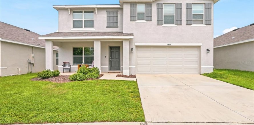 House in Spring Hill, Florida 5 bedrooms, 244.33 sq.m. № 2394259