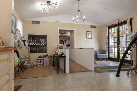 Propiedad comercial en alquiler en DeLand, Florida № 1869638 - foto 4