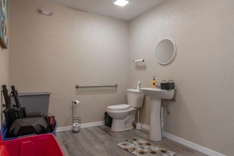 Propiedad comercial en alquiler en DeLand, Florida № 1869638 - foto 9