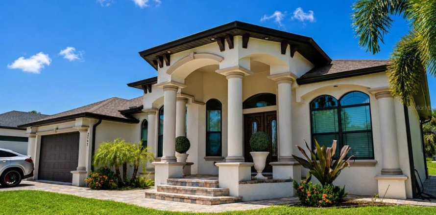 Casa en North Port, Florida 4 dormitorios, 209.68 m2 № 2345149