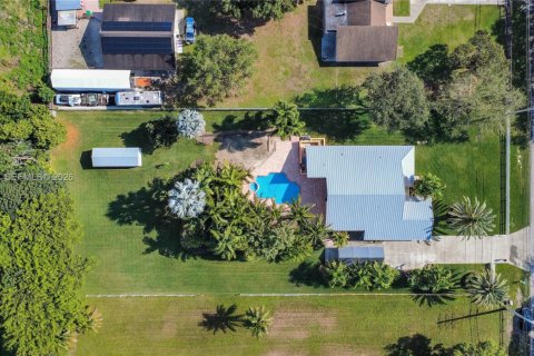 Casa en venta en Davie, Florida, 3 dormitorios, 235.32 m2 № 2023922 - foto 2