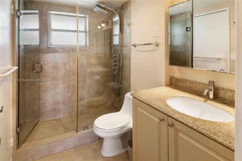 Condo in Sunny Isles Beach, Florida, 1 bedroom  № 1968962 - photo 18