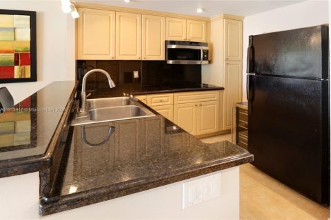 Condo in Sunny Isles Beach, Florida, 1 bedroom  № 1968962 - photo 12