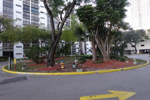 Condominio en venta en Sunny Isles Beach, Florida, 2 dormitorios, 83.05 m2 № 1864281 - foto 5