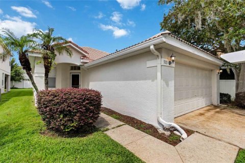 House in Winter Springs, Florida 2 bedrooms, 110.83 sq.m. № 2289742