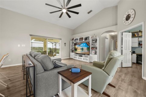 House in Clermont, Florida 3 bedrooms, 172.71 sq.m. № 2393785 - photo 6