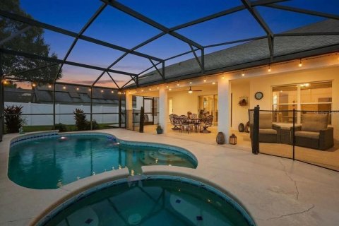 House in Clermont, Florida 3 bedrooms, 172.71 sq.m. № 2393785 - photo 2