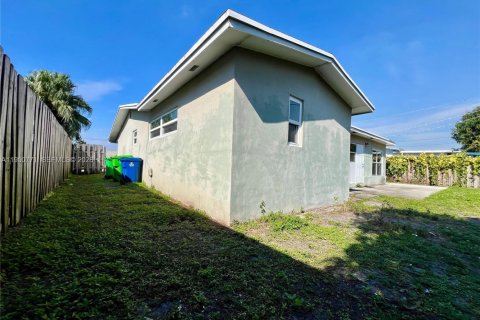 Casa en venta en Sunrise, Florida, 5 dormitorios, 142.79 m2 № 2027100 - foto 28