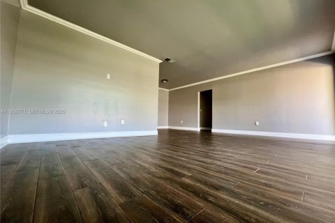 Casa en venta en Sunrise, Florida, 5 dormitorios, 142.79 m2 № 2027100 - foto 8