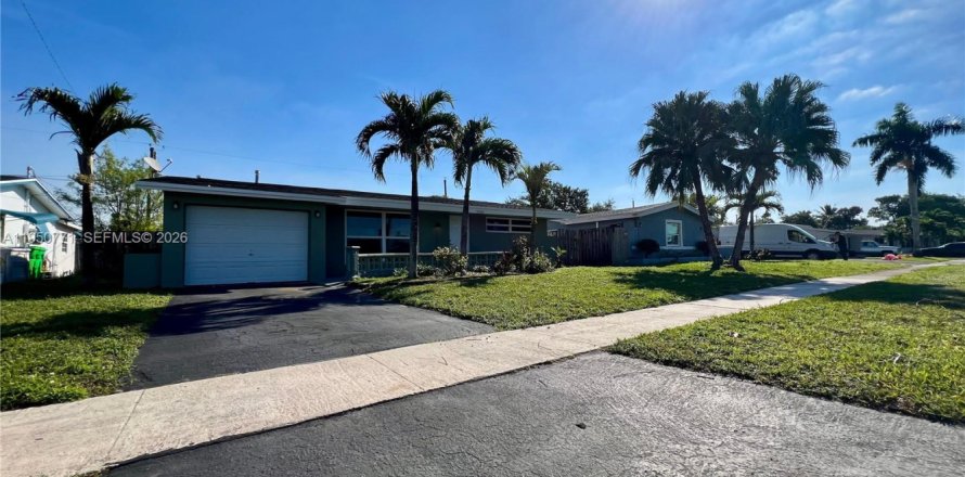 Casa en Sunrise, Florida 5 dormitorios, 142.79 m2 № 2027100