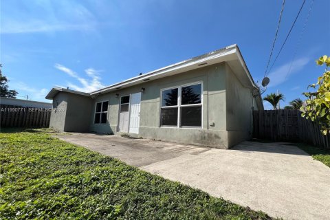 Casa en venta en Sunrise, Florida, 5 dormitorios, 142.79 m2 № 2027100 - foto 24