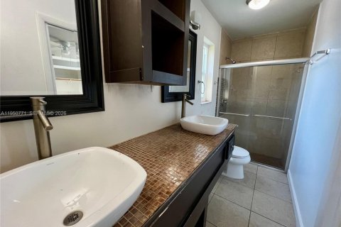 Casa en venta en Sunrise, Florida, 5 dormitorios, 142.79 m2 № 2027100 - foto 12