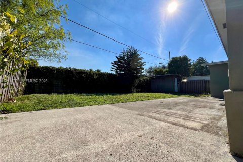Casa en venta en Sunrise, Florida, 5 dormitorios, 142.79 m2 № 2027100 - foto 26