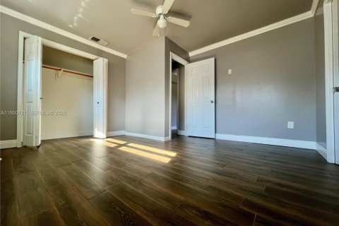 Casa en venta en Sunrise, Florida, 5 dormitorios, 142.79 m2 № 2027100 - foto 14