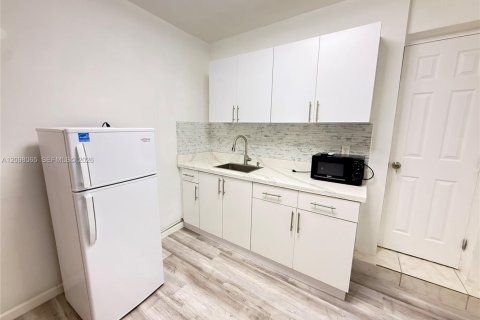Immobilier commercial à louer à Hollywood, Floride: 113.43 m2 № 2397384 - photo 5