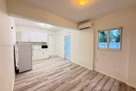 Immobilier commercial à louer à Hollywood, Floride: 113.43 m2 № 2397384 - photo 4
