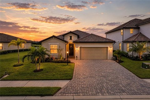 House in Lakewood Ranch, Florida 3 bedrooms, 204.57 sq.m. № 2315308