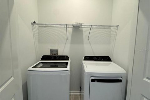 Adosado en alquiler en Davenport, Florida, 3 dormitorios, 151.24 m2 № 1901542 - foto 9