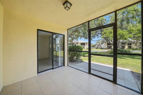Copropriété à vendre à Saint Petersburg, Floride: 3 chambres, 105.91 m2 № 2373941 - photo 12