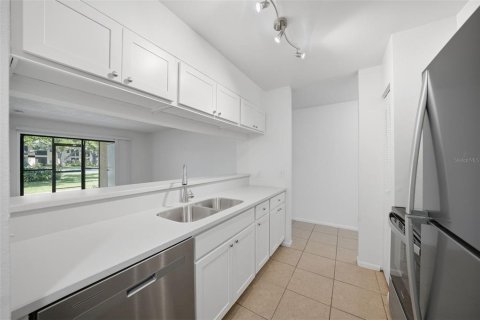 Copropriété à vendre à Saint Petersburg, Floride: 3 chambres, 105.91 m2 № 2373941 - photo 4