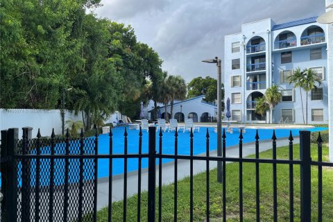 Copropriété à vendre à Miami, Floride: 2 chambres, 91.97 m2 № 1927935 - photo 2