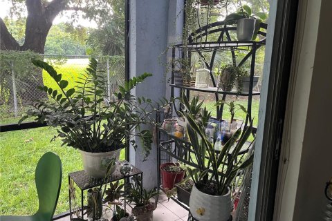 Copropriété à vendre à Miami, Floride: 2 chambres, 91.97 m2 № 1927935 - photo 9