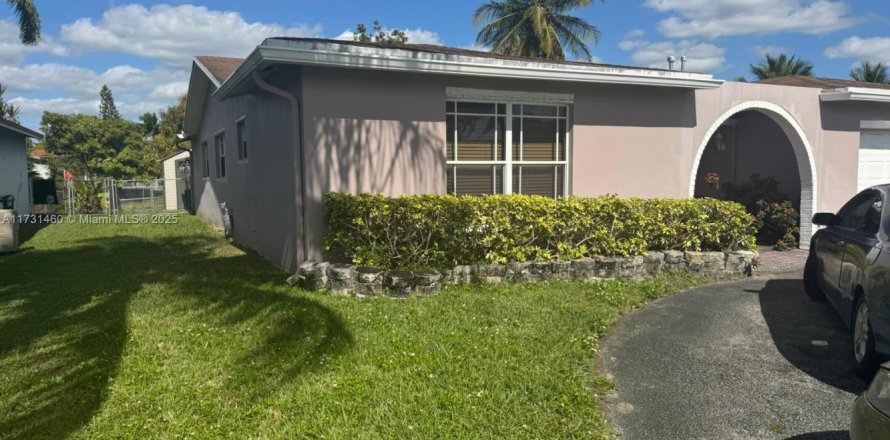 Casa en Sunrise, Florida 3 dormitorios, 166.11 m2 № 1978216