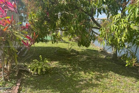 Casa en venta en Sunrise, Florida, 3 dormitorios, 166.11 m2 № 1978216 - foto 13