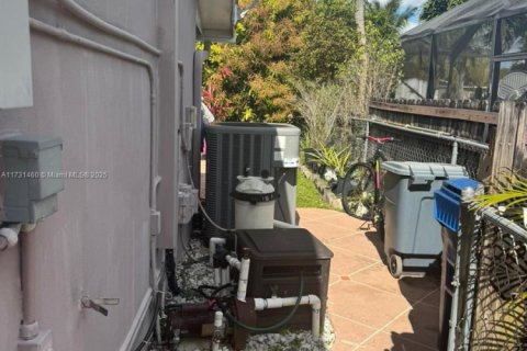 Casa en venta en Sunrise, Florida, 3 dormitorios, 166.11 m2 № 1978216 - foto 7