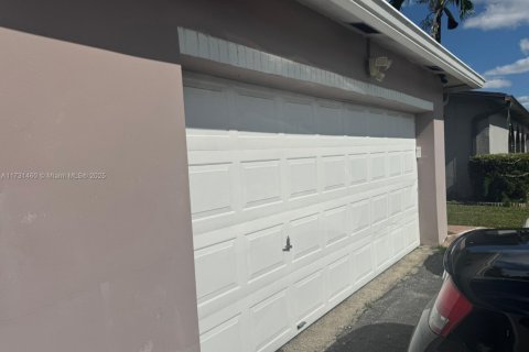 Casa en venta en Sunrise, Florida, 3 dormitorios, 166.11 m2 № 1978216 - foto 10