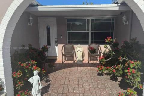 Casa en venta en Sunrise, Florida, 3 dormitorios, 166.11 m2 № 1978216 - foto 5