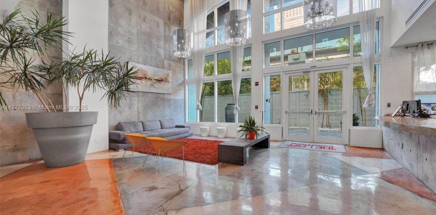 Condominio en Miami, Florida, 2 dormitorios  № 1726874