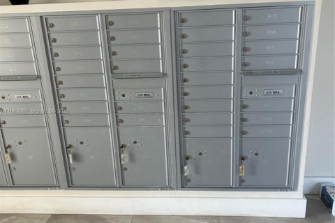 Снять в аренду кондоминиум в Норт-Майами-Бич, Флорида 1 спальня, 77.57м2, № 2029083 - фото 2