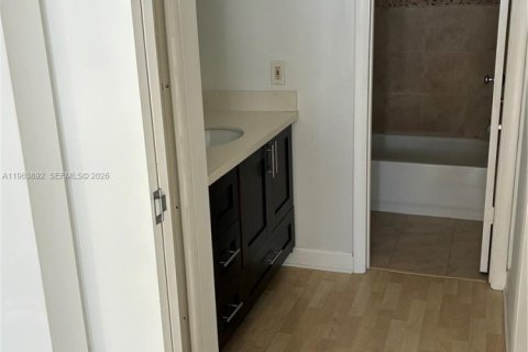 Снять в аренду кондоминиум в Норт-Майами-Бич, Флорида 1 спальня, 77.57м2, № 2029083 - фото 12