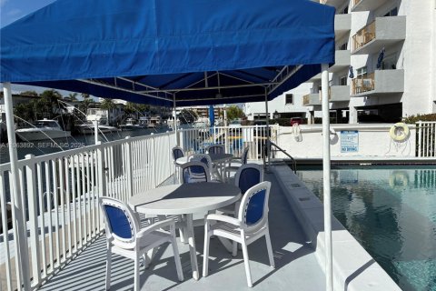 Снять в аренду кондоминиум в Норт-Майами-Бич, Флорида 1 спальня, 77.57м2, № 2029083 - фото 5