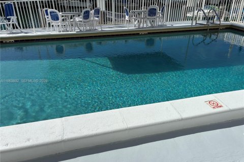 Снять в аренду кондоминиум в Норт-Майами-Бич, Флорида 1 спальня, 77.57м2, № 2029083 - фото 3