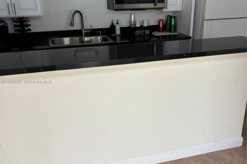 Снять в аренду кондоминиум в Норт-Майами-Бич, Флорида 1 спальня, 77.57м2, № 2029083 - фото 6