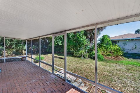 Villa ou maison à vendre à Port Charlotte, Floride: 3 chambres, 98.1 m2 № 2195311 - photo 18