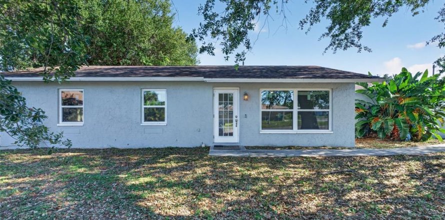 Villa ou maison à Port Charlotte, Floride 3 chambres, 98.1 m2 № 2195311