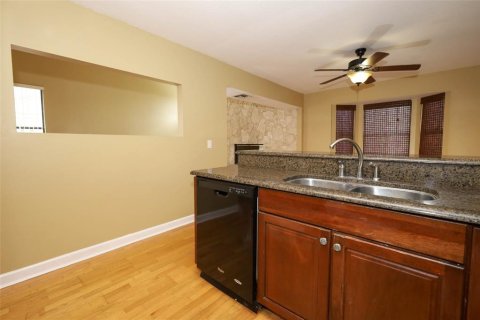 Duplex à vendre à Orlando, Floride: 3 chambres, 150.87 m2 № 1853887 - photo 9