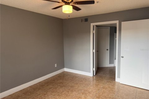 Condo in Kissimmee, Florida, 2 bedrooms  № 1918813 - photo 10