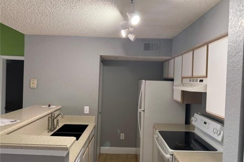 Condo in Kissimmee, Florida, 2 bedrooms  № 1918813 - photo 5
