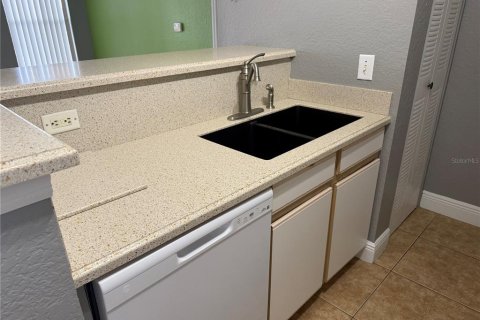 Condo in Kissimmee, Florida, 2 bedrooms  № 1918813 - photo 6