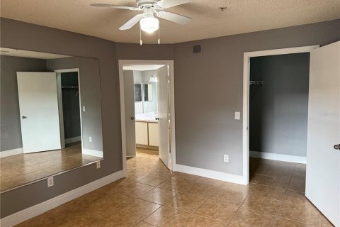 Condo in Kissimmee, Florida, 2 bedrooms  № 1918813 - photo 8