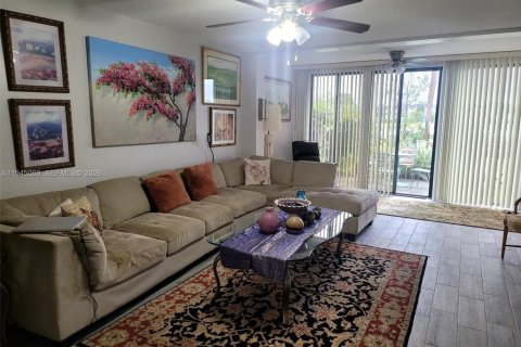 Copropriété à louer à Lake Worth, Floride: 1 chambre, 76.92 m2 № 2001261 - photo 3