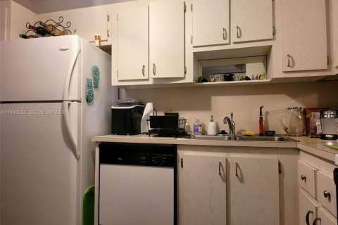 Copropriété à louer à Lake Worth, Floride: 1 chambre, 76.92 m2 № 2001261 - photo 11