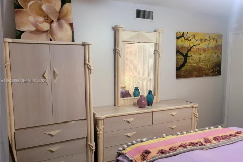 Copropriété à louer à Lake Worth, Floride: 1 chambre, 76.92 m2 № 2001261 - photo 13